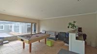 Entertainment - 33 square meters of property in Ronaldskloof Ext