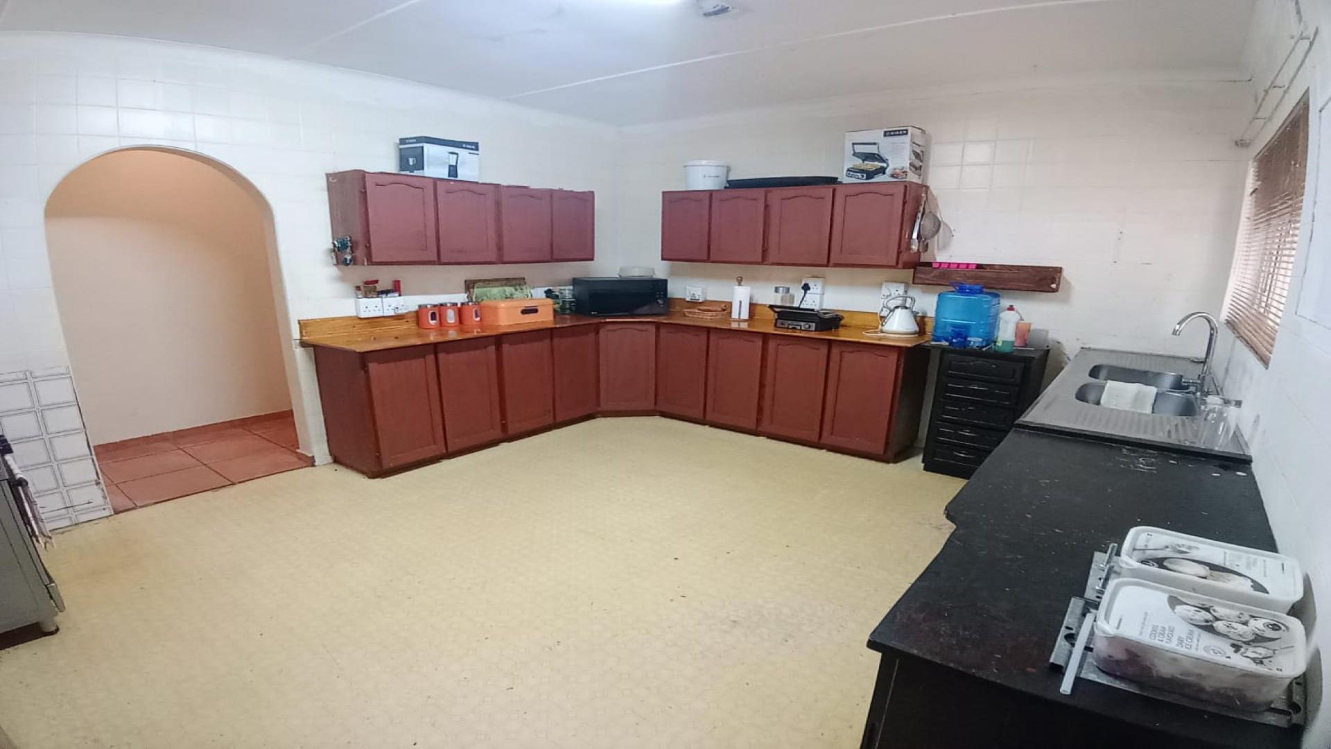 Kitchen of property in Doonside