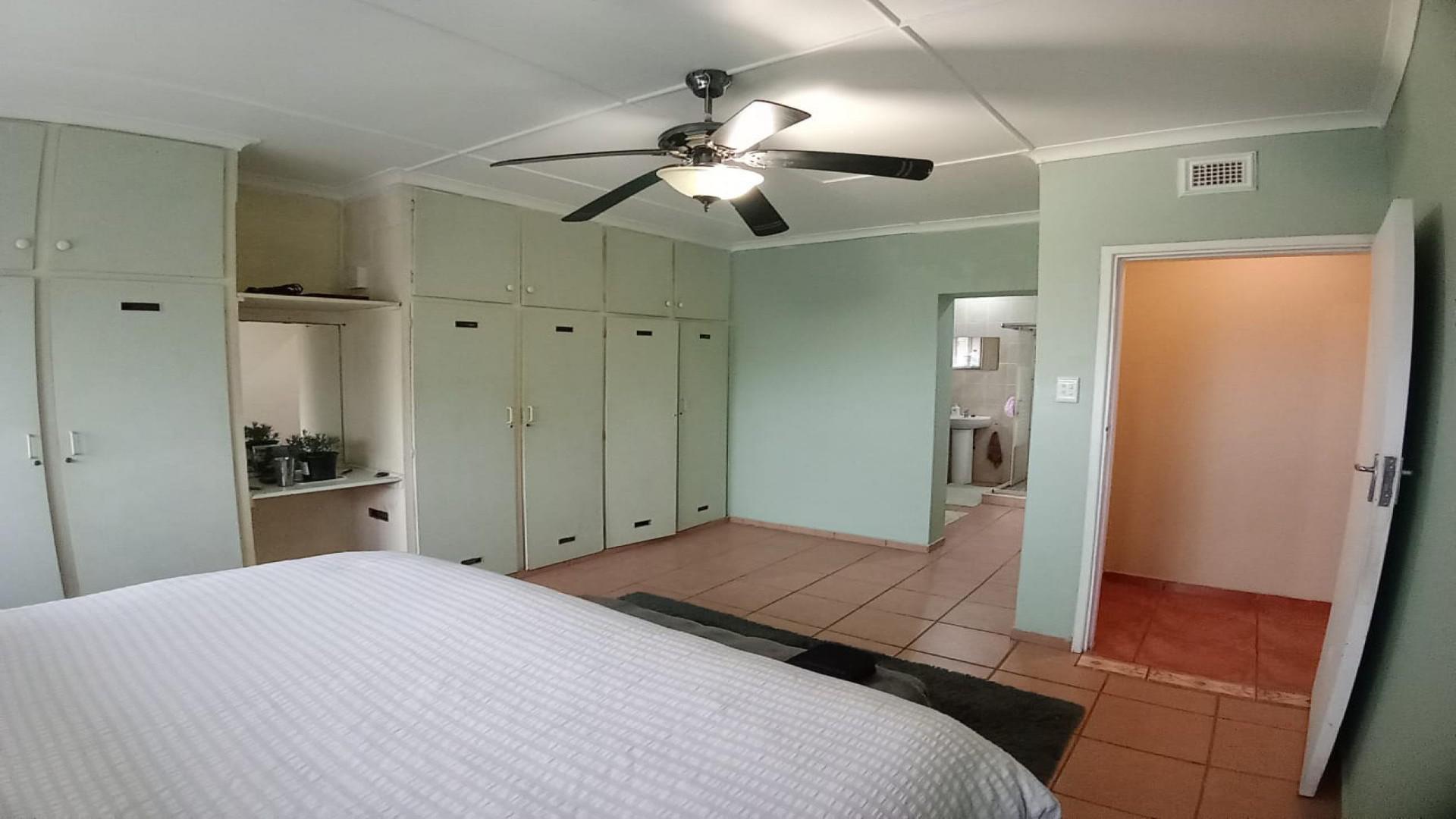 Bed Room 1 of property in Doonside