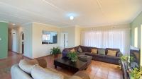 Lounges - 36 square meters of property in Doonside
