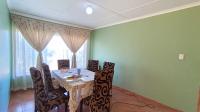 Dining Room - 16 square meters of property in Doonside
