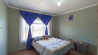 Bed Room 1 - 17 square meters of property in Doonside