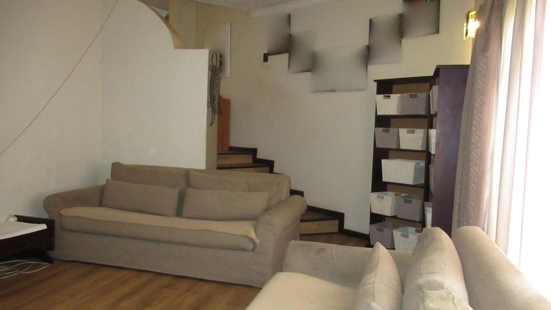 TV Room - 33 square meters of property in Roodekrans