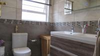 Bathroom 2 of property in Roodekrans