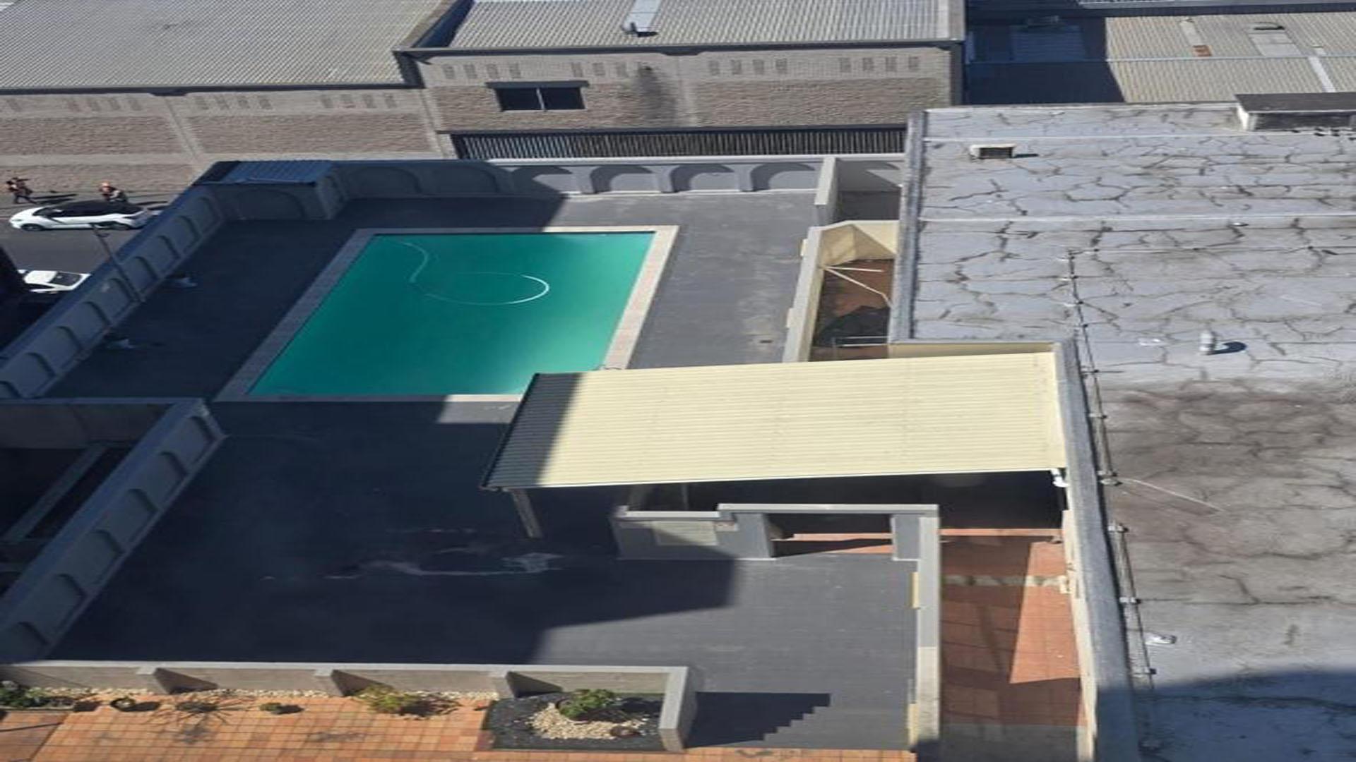 Swimming Pool of property in Bellville