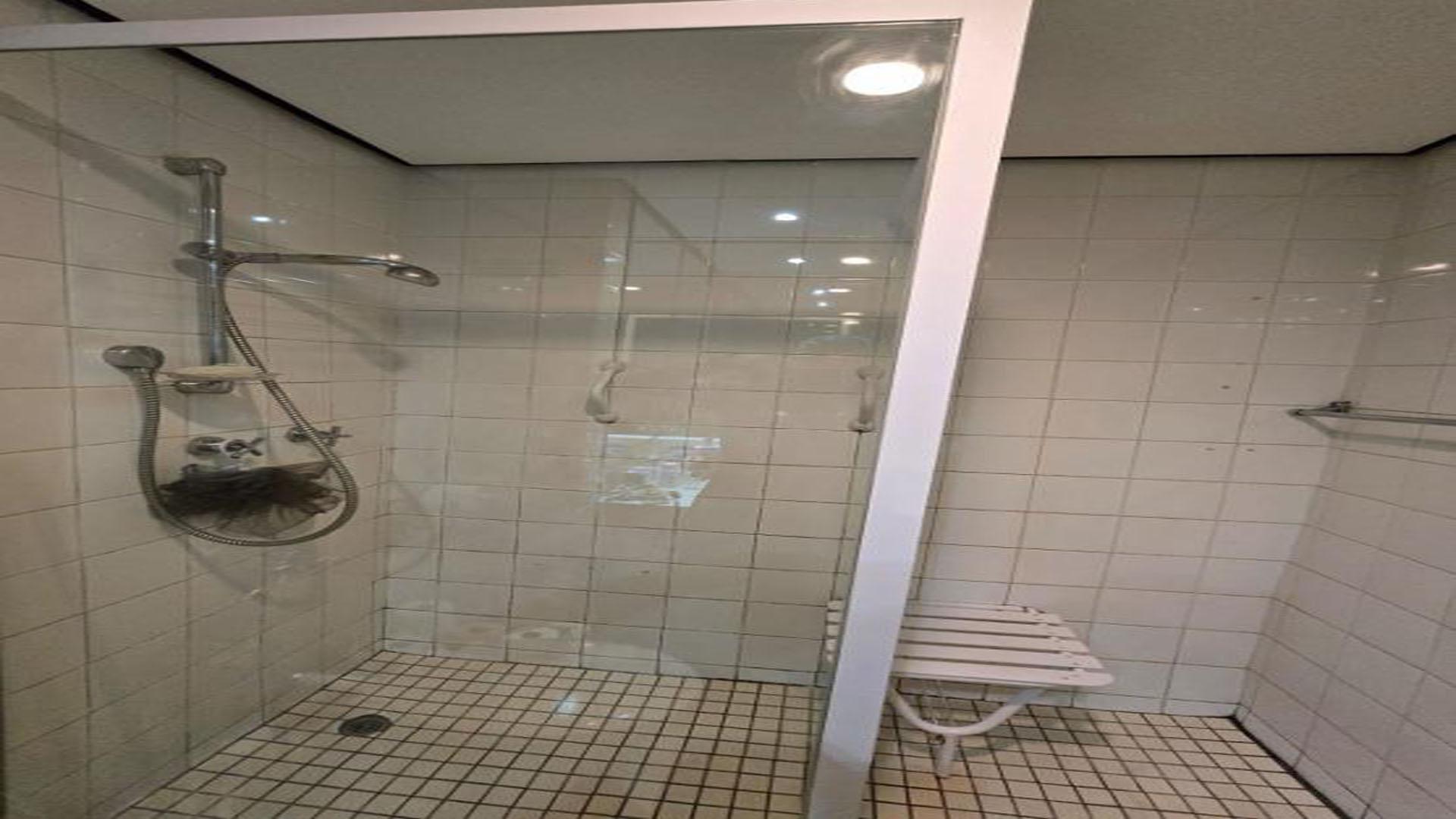 Bathroom 1 of property in Bellville