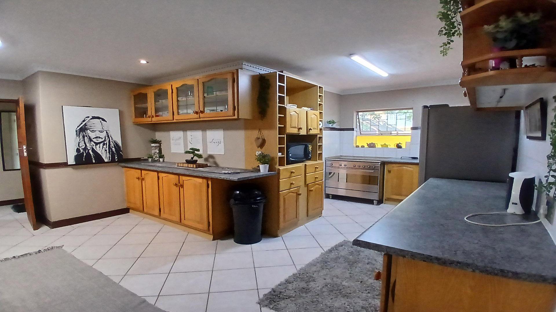 Kitchen of property in Eldoraigne