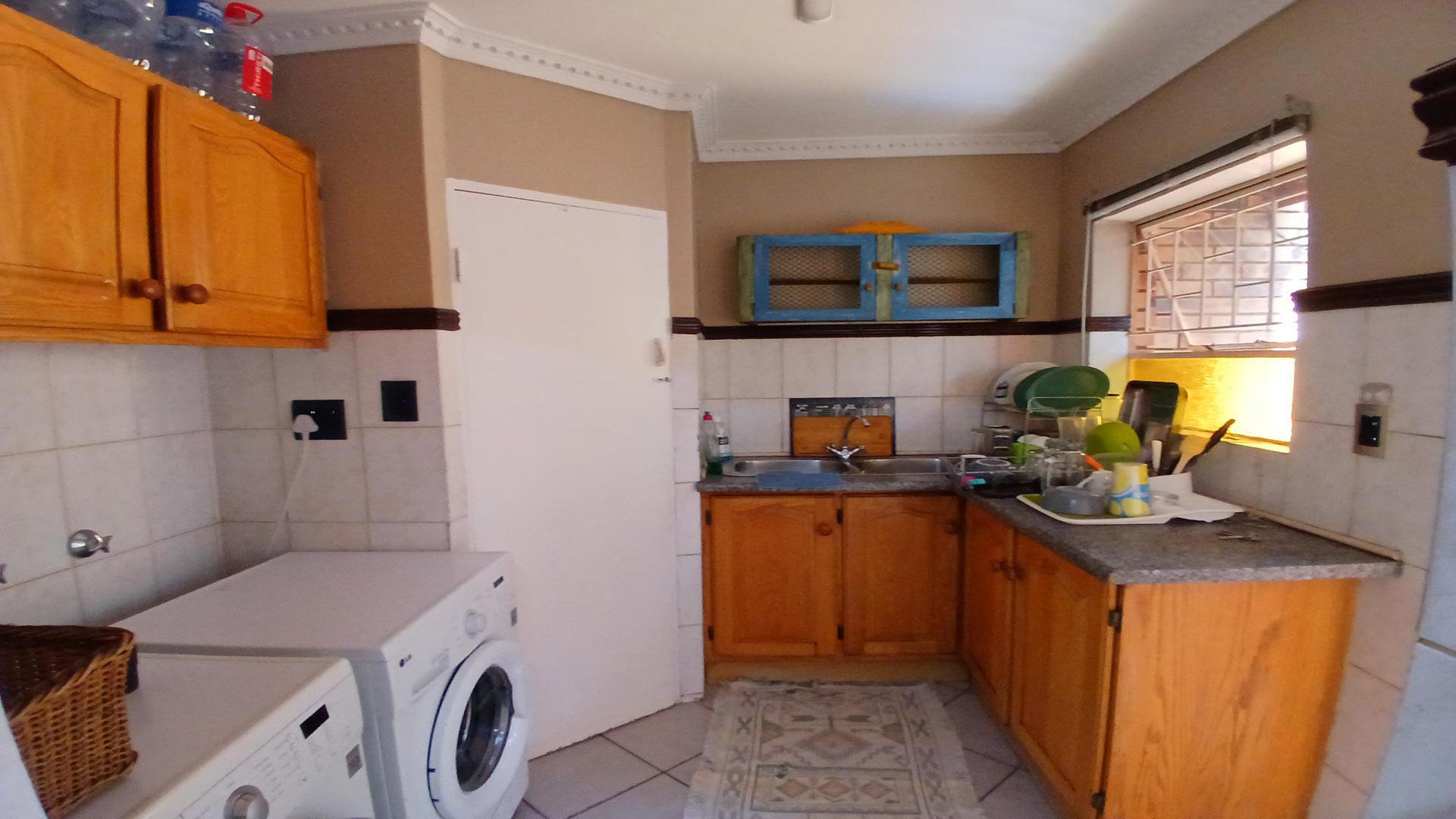 Kitchen of property in Eldoraigne