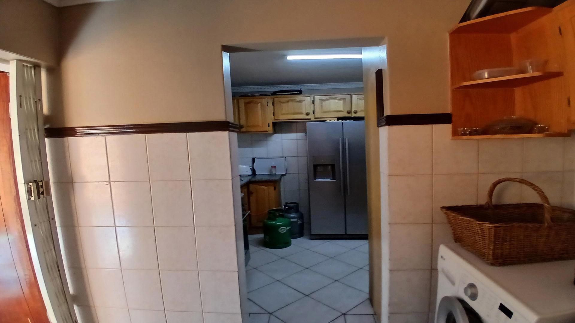 Kitchen of property in Eldoraigne