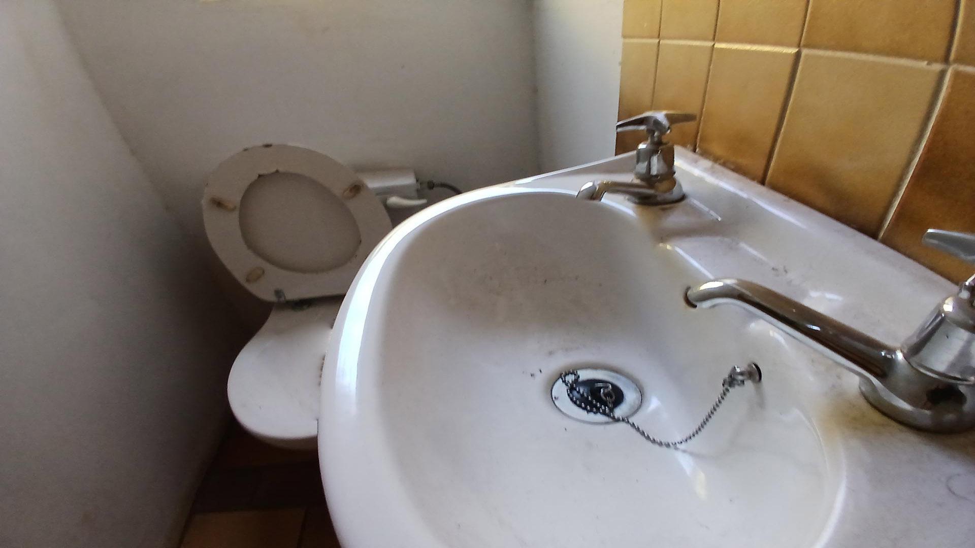 Bathroom 3+ of property in Eldoraigne