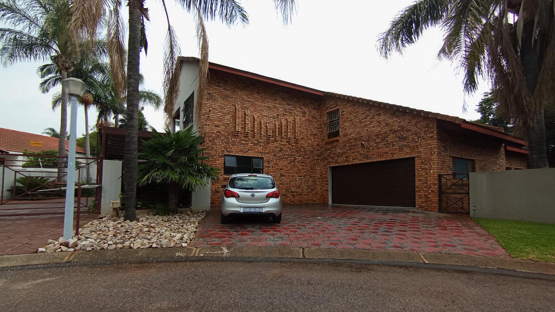 Front View of property in Eldoraigne