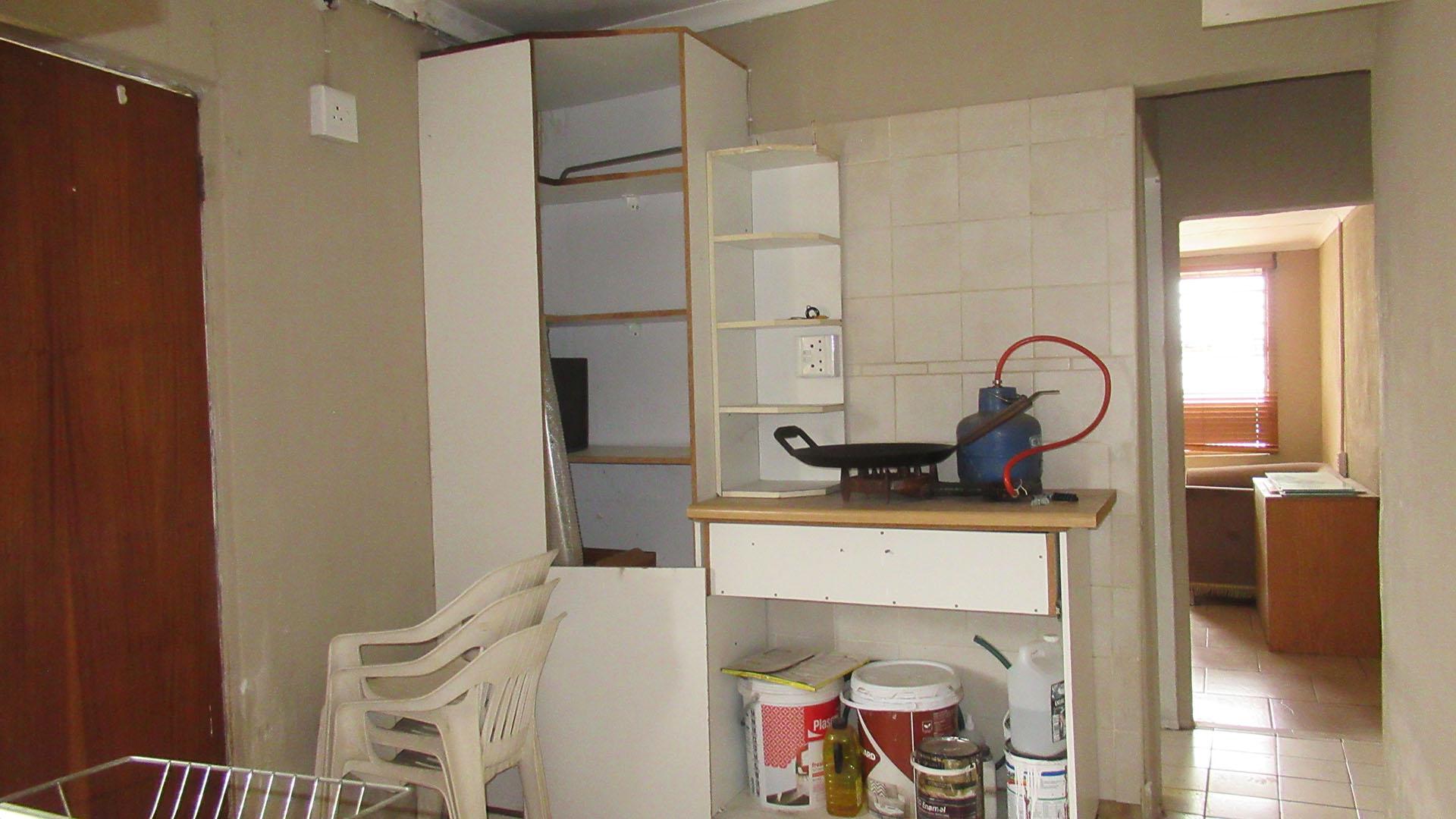 Kitchen - 36 square meters of property in Albertville