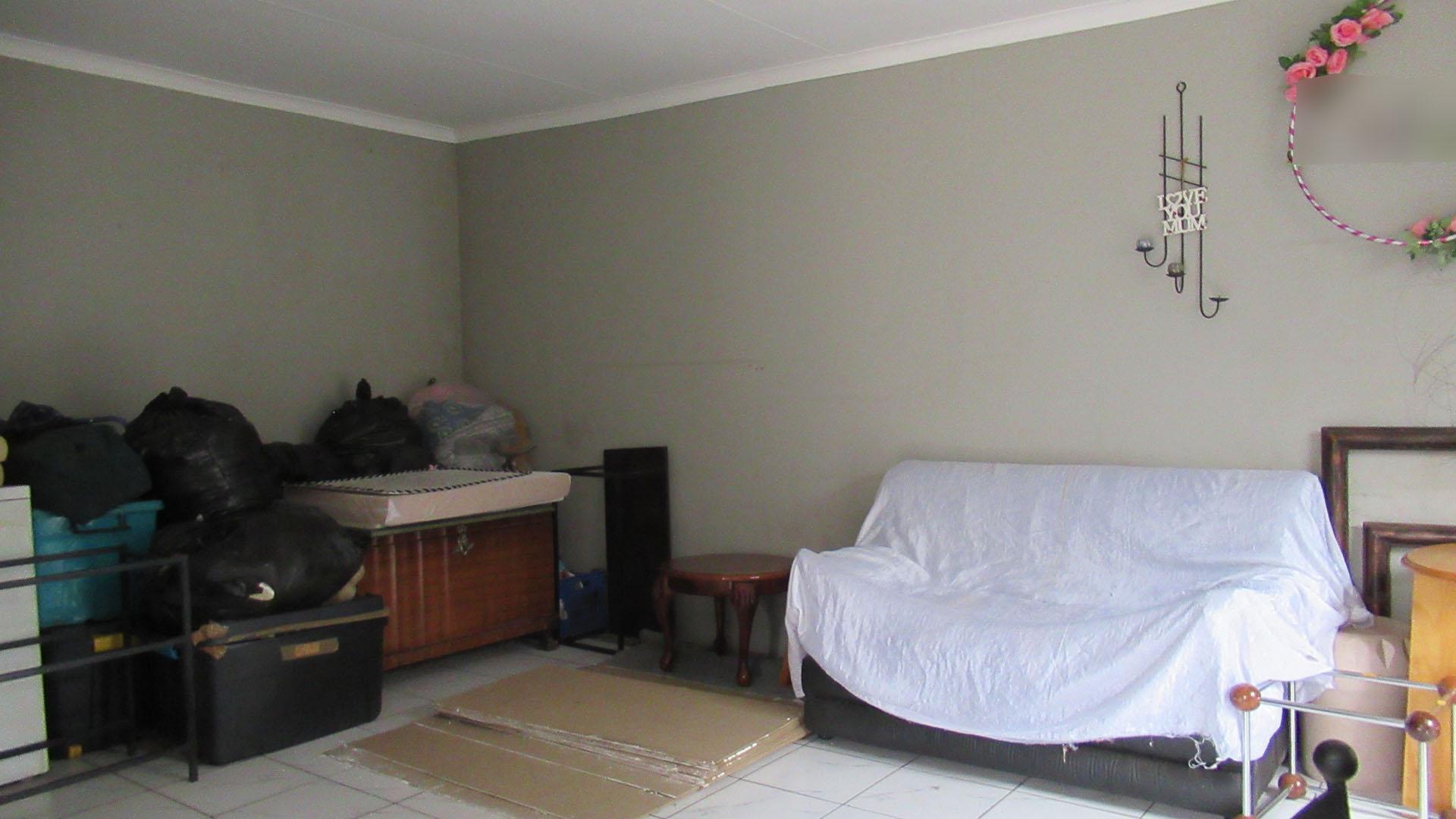 Flatlet - 61 square meters of property in Albertville