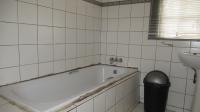 Bathroom 1 - 15 square meters of property in Albertville