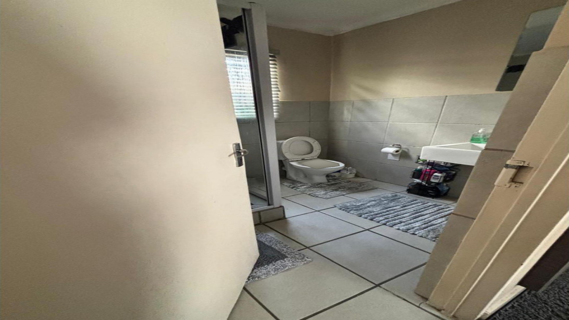 Bathroom 2 of property in Summerset