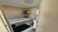 Bathroom 1 of property in Summerset