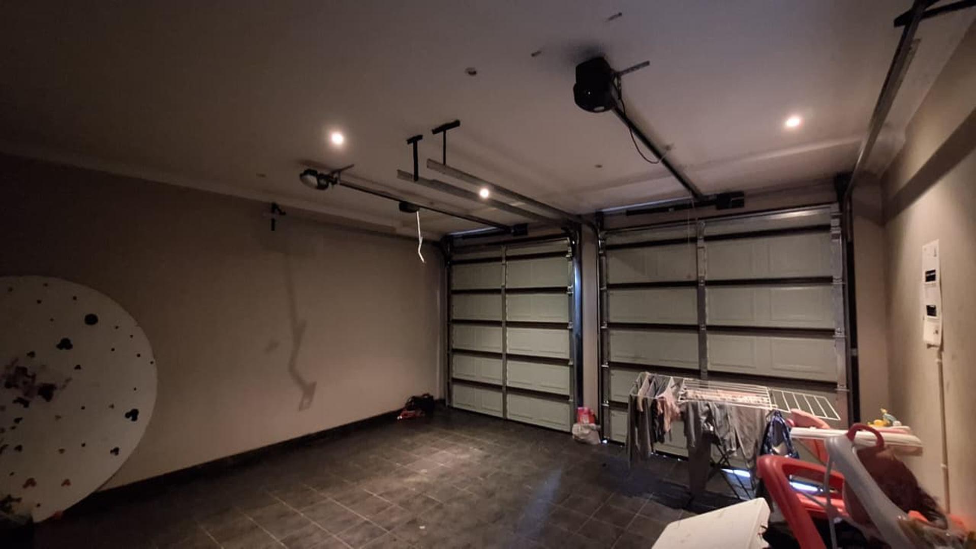 Garage - 44 square meters of property in Homes Haven