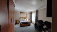 Main Bedroom - 33 square meters of property in Homes Haven