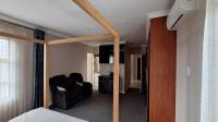 Main Bedroom - 33 square meters of property in Homes Haven