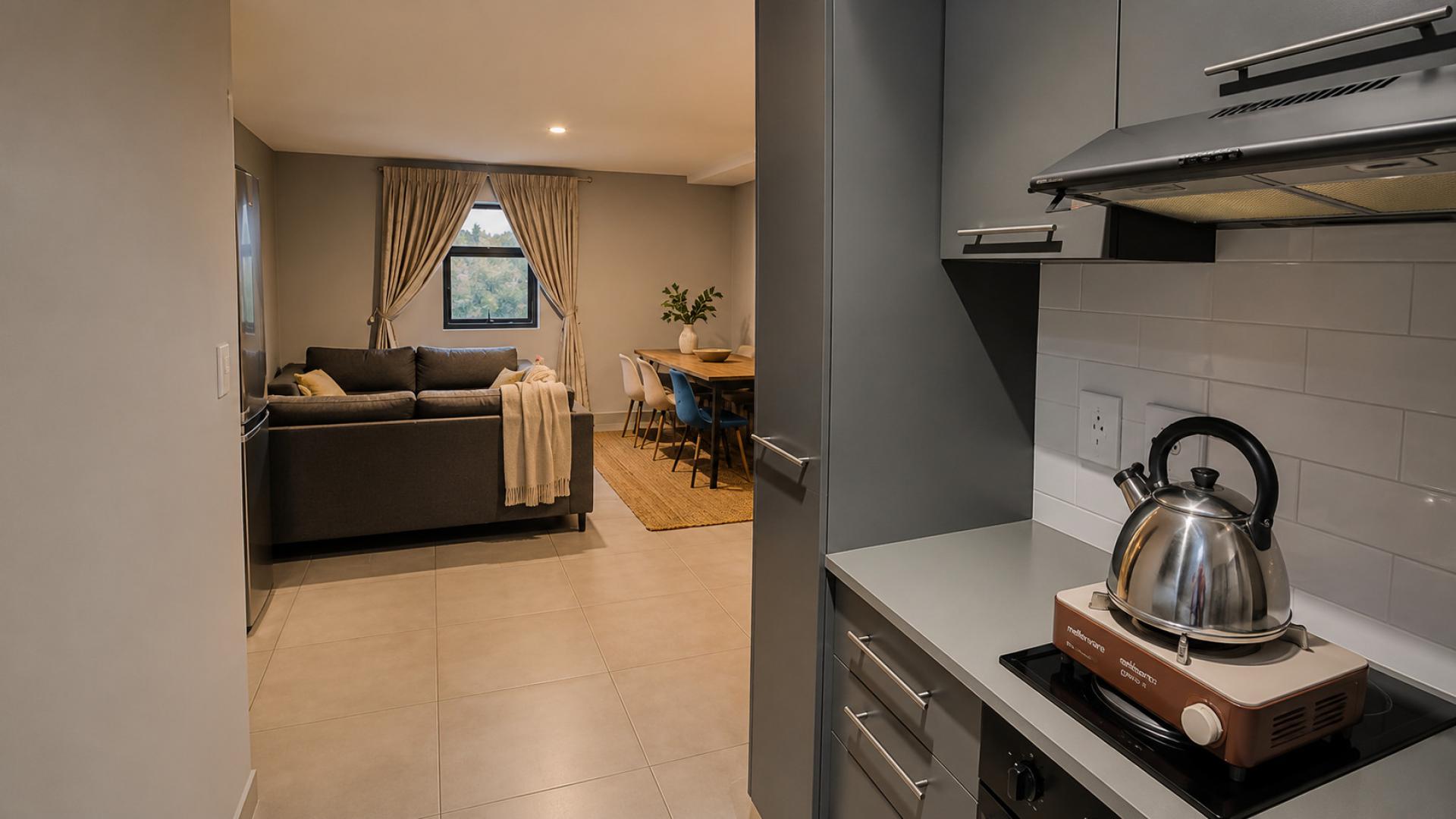 Kitchen of property in Lynnwood Ridge