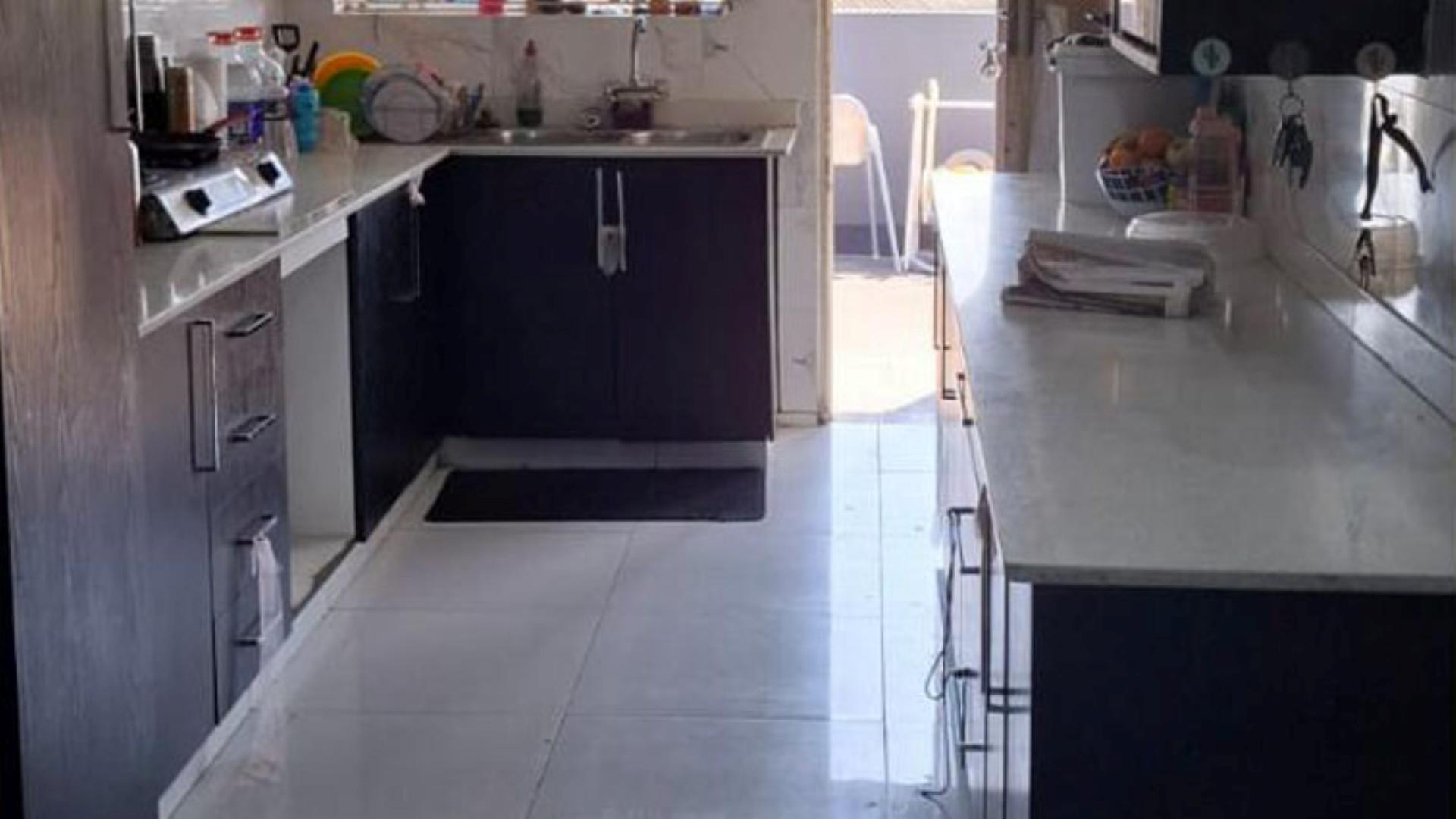 Kitchen of property in Rydalvale