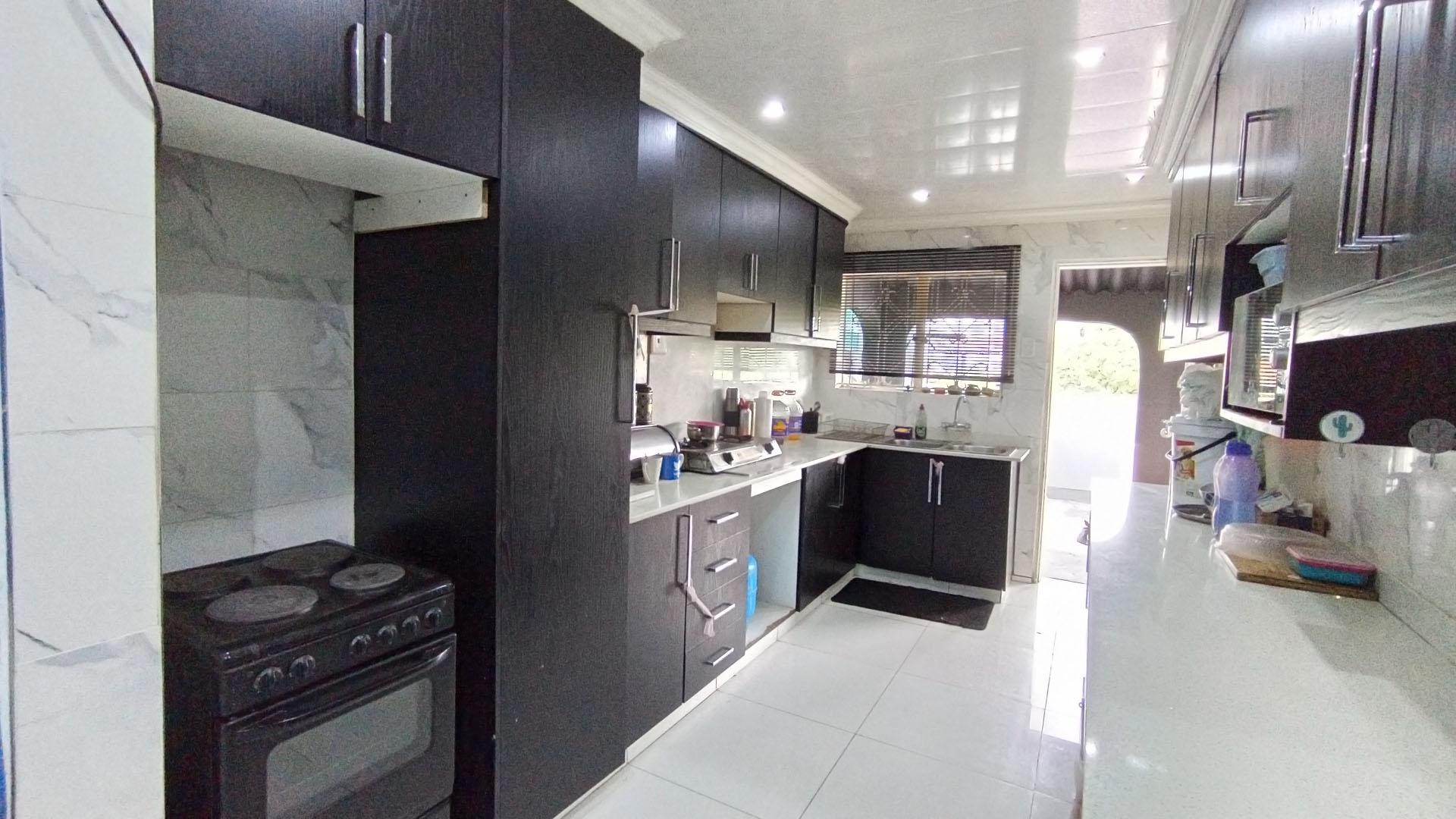 Kitchen - 13 square meters of property in Rydalvale