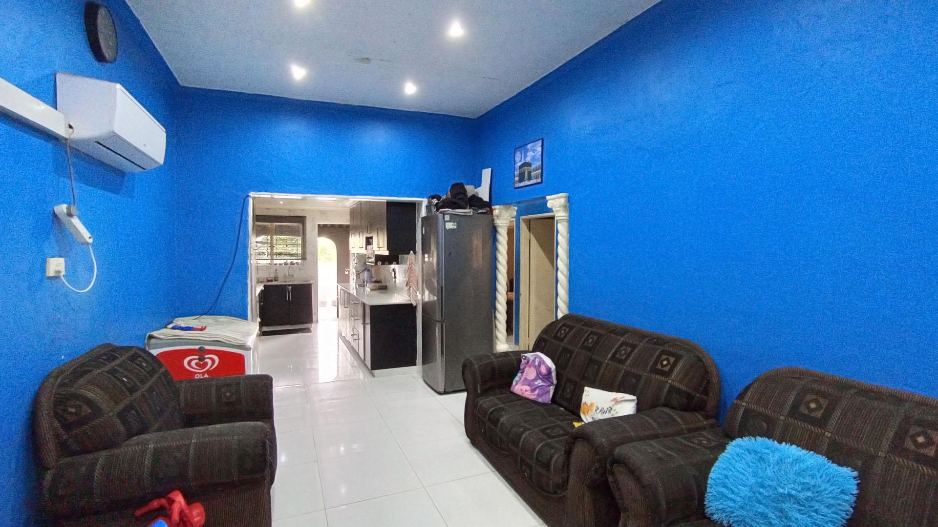 Lounges - 23 square meters of property in Rydalvale