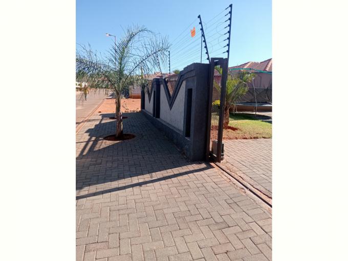 3 Bedroom House for Sale For Sale in The Orchards - MR697315
