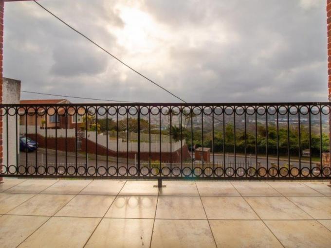 3 Bedroom House for Sale For Sale in Bluff - MR697339