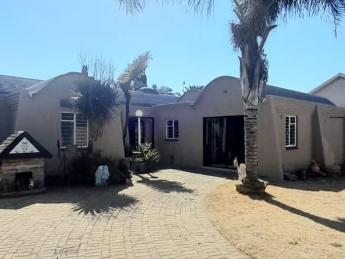 4 Bedroom House for Sale For Sale in Mayberry Park - MR697353