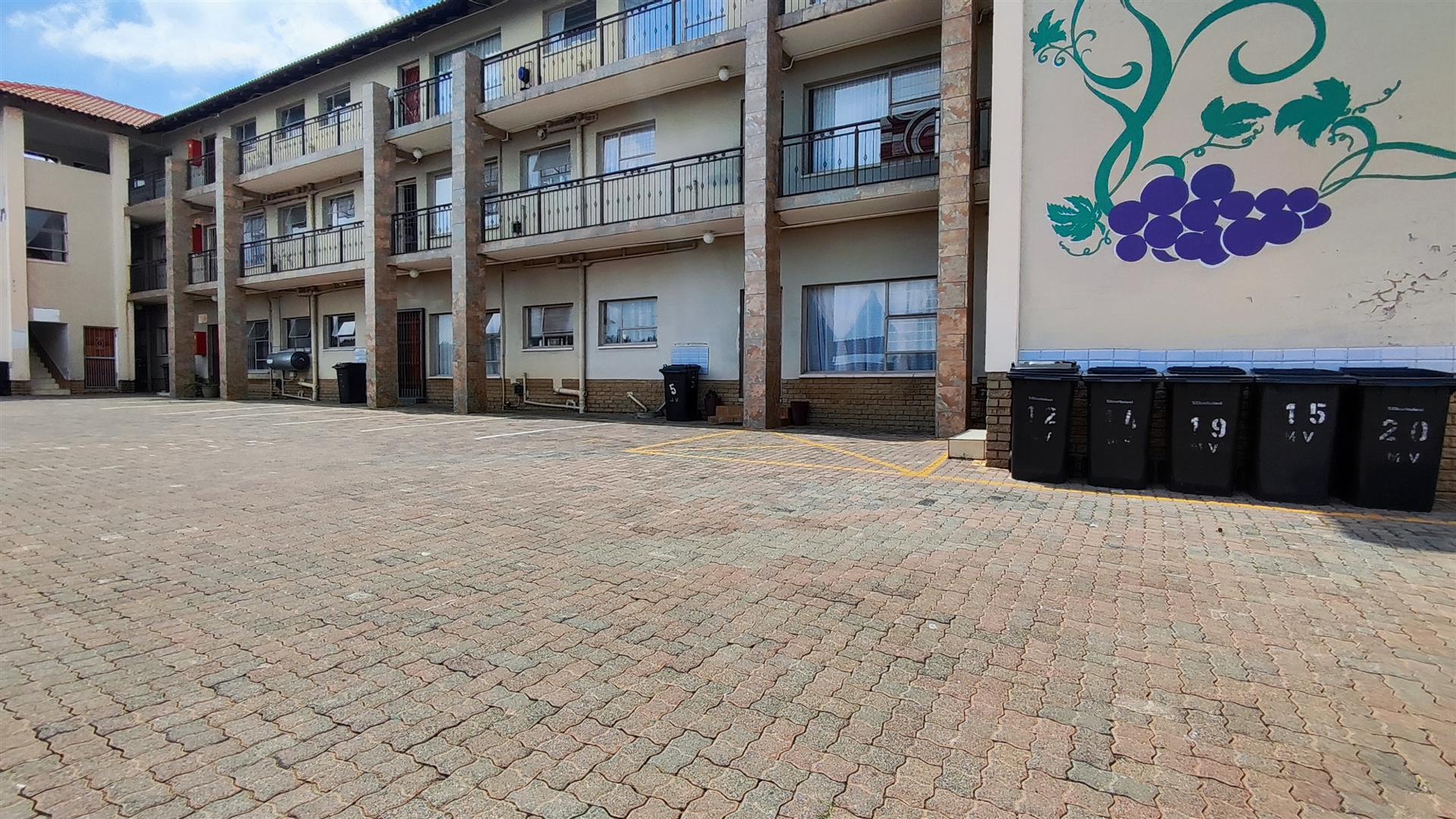 Front View of property in Ravenswood