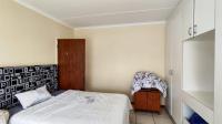 Bed Room 1 - 18 square meters of property in Ravenswood