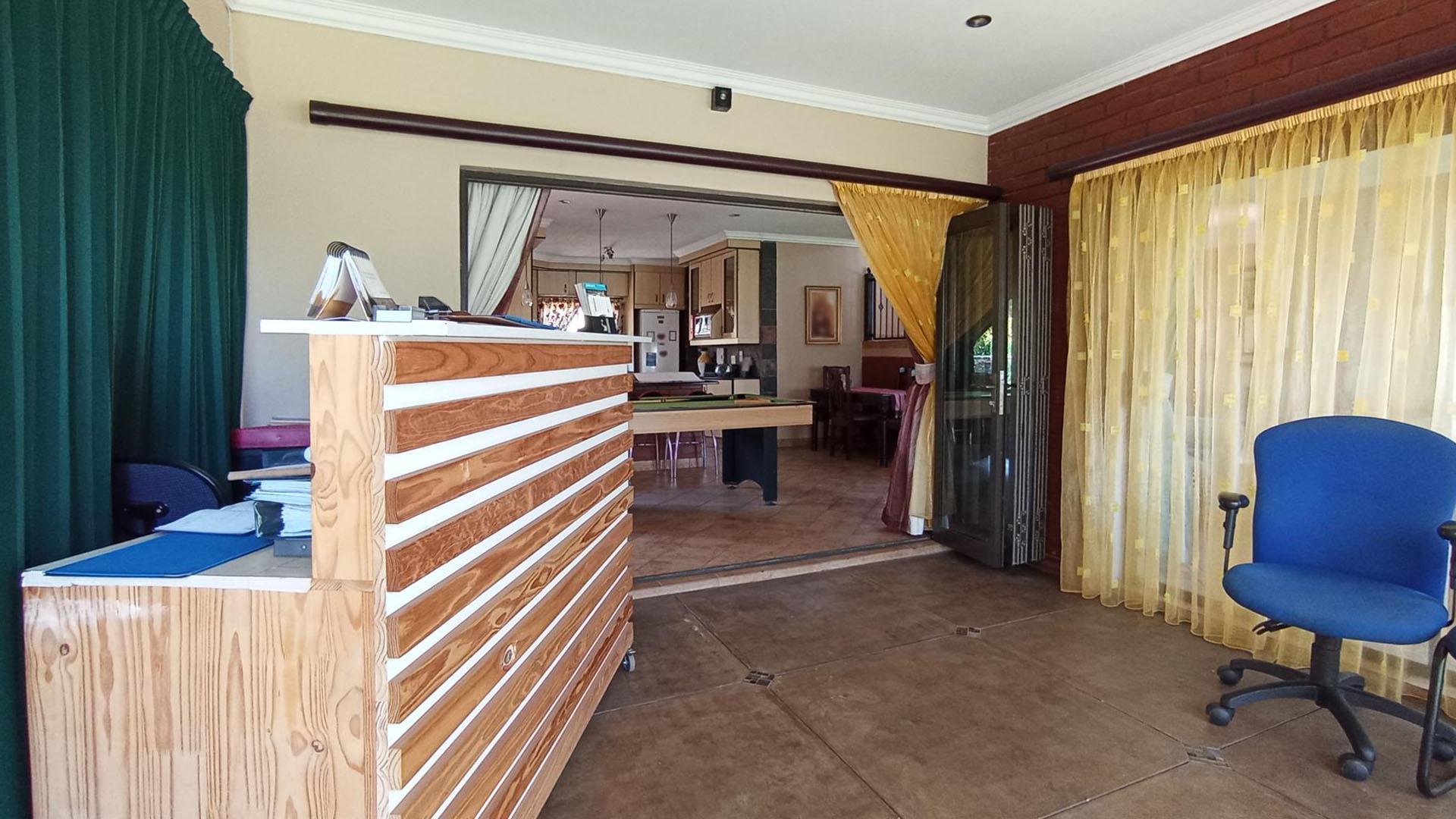 Study - 42 square meters of property in The Wilds Estate