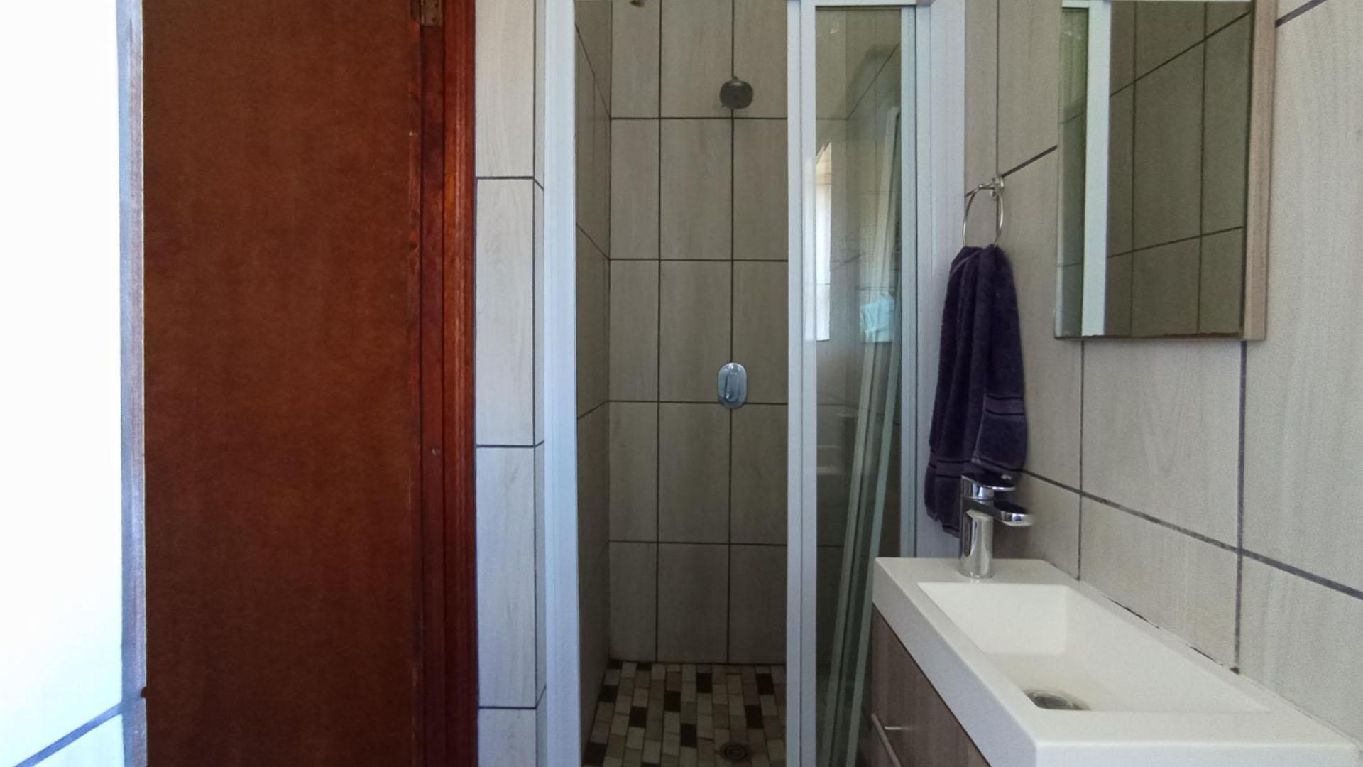 Flatlet - 43 square meters of property in The Wilds Estate