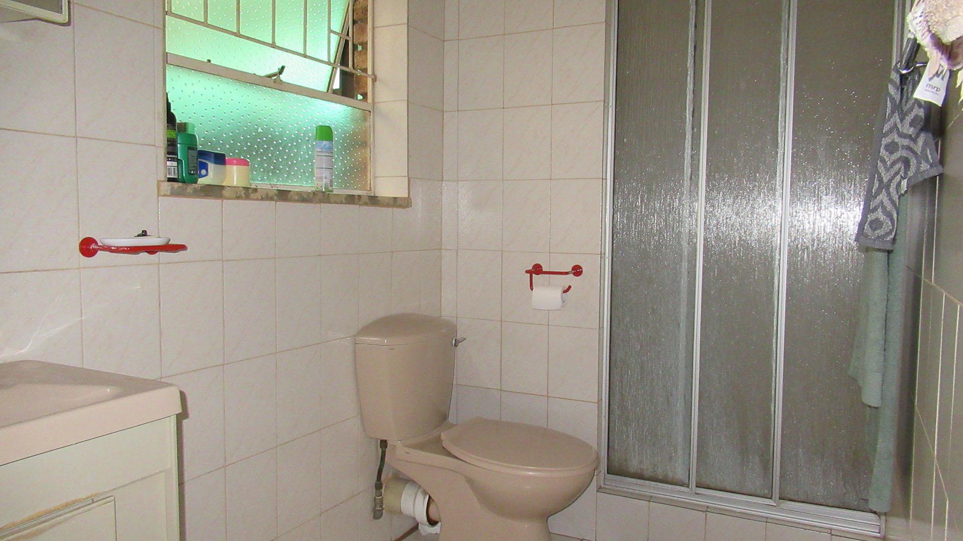 Flatlet - 68 square meters of property in Helikon Park