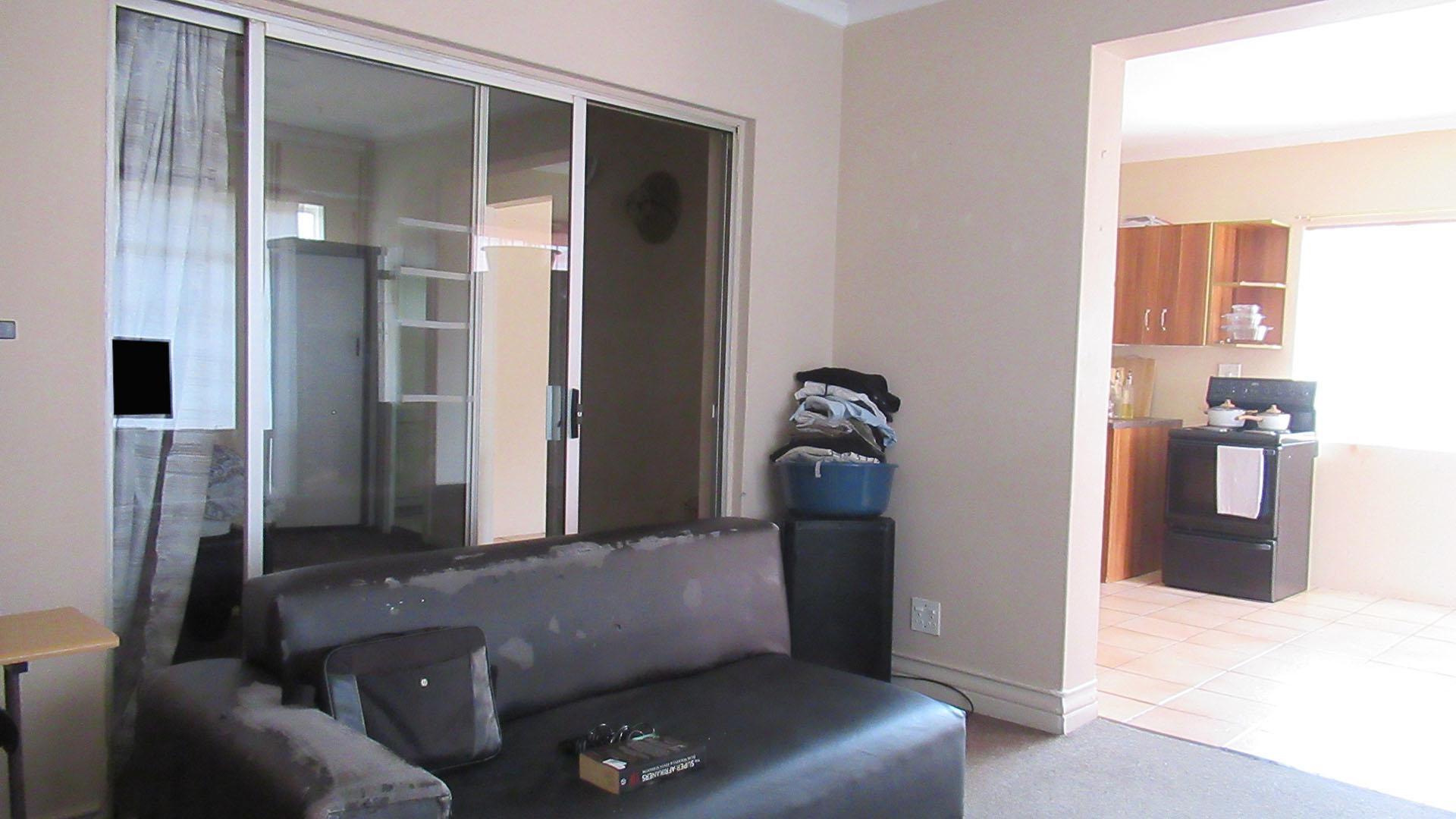 Flatlet - 68 square meters of property in Helikon Park