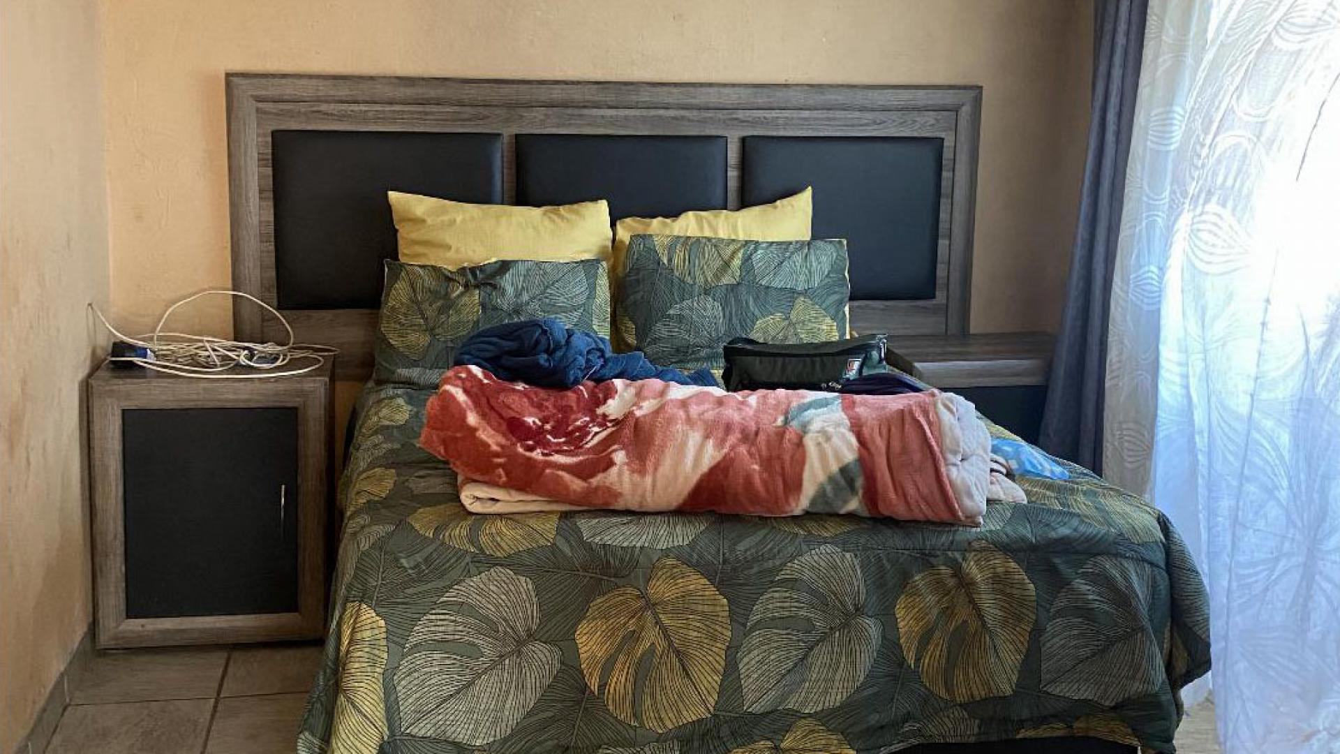 Bed Room 2 of property in KwaZakhele