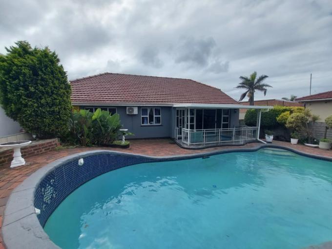3 Bedroom House for Sale For Sale in Bluff - MR697423