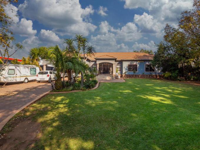 4 Bedroom House for Sale For Sale in Lambton - MR697429