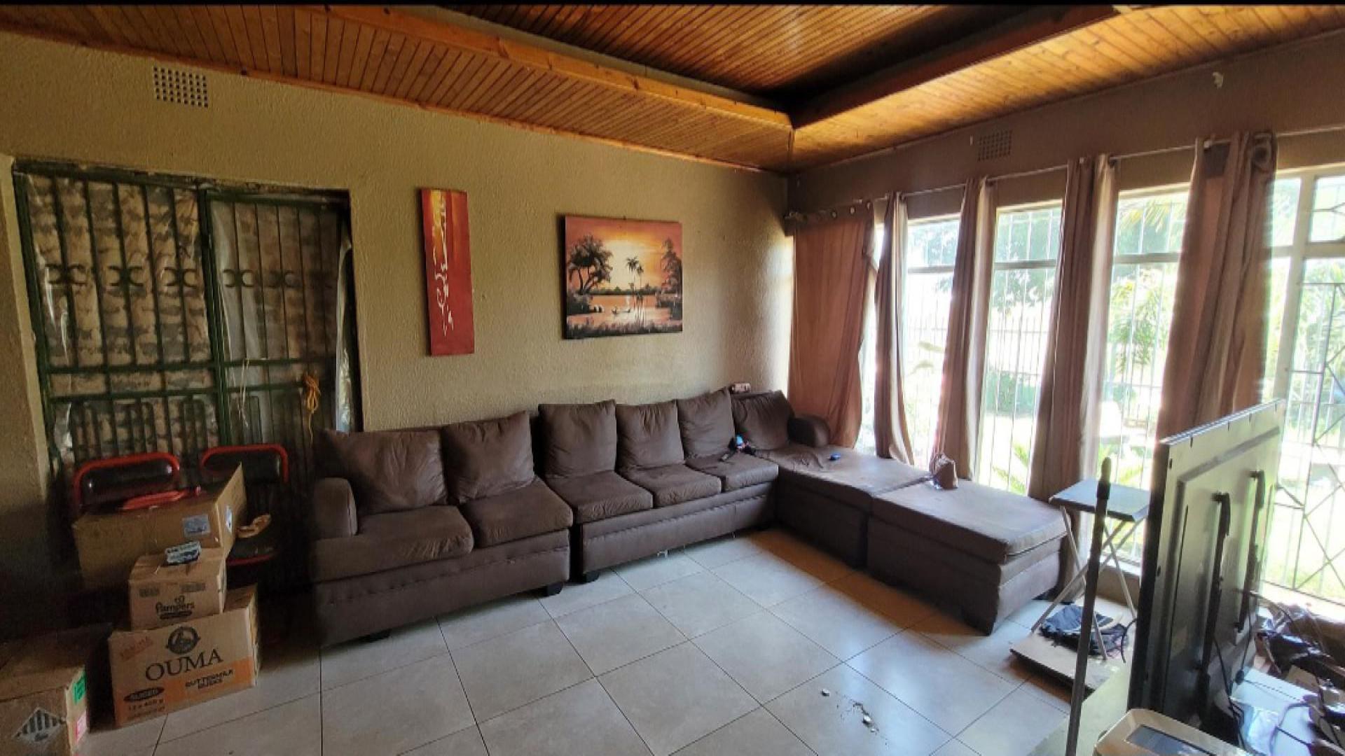 Lounges of property in Elspark