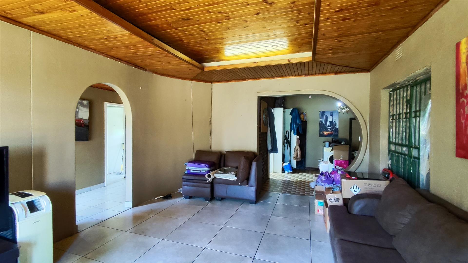 Lounges - 26 square meters of property in Elspark