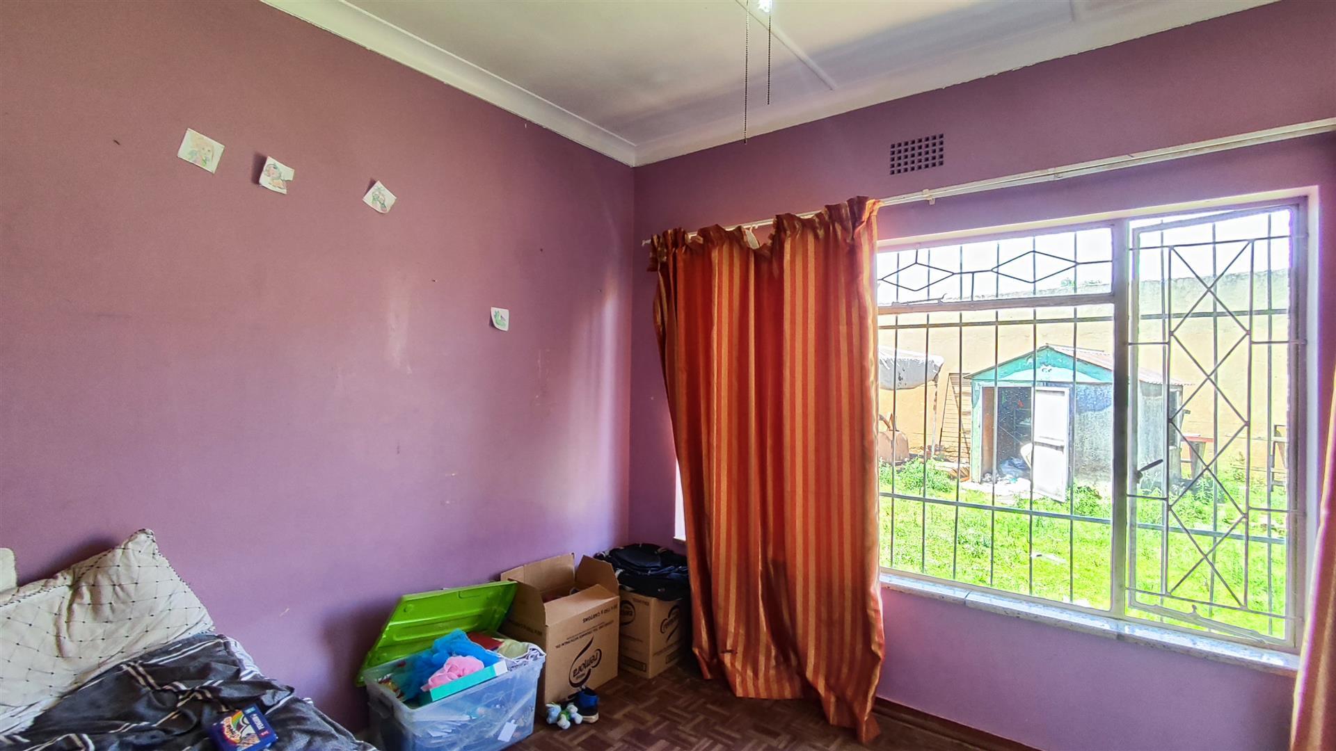 Bed Room 1 - 13 square meters of property in Elspark