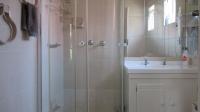 Main Bathroom - 4 square meters of property in Northcliff