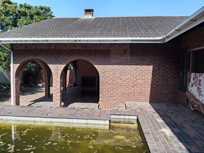 5 Bedroom House for Sale For Sale in Umhlanga Ridge - MR697481