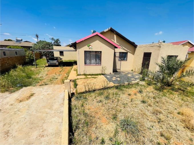 3 Bedroom House for Sale For Sale in Lenasia - MR697492