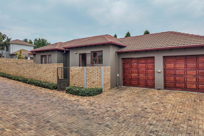 3 Bedroom Simplex for Sale and to Rent For Sale in Northgate (JHB) - MR697499