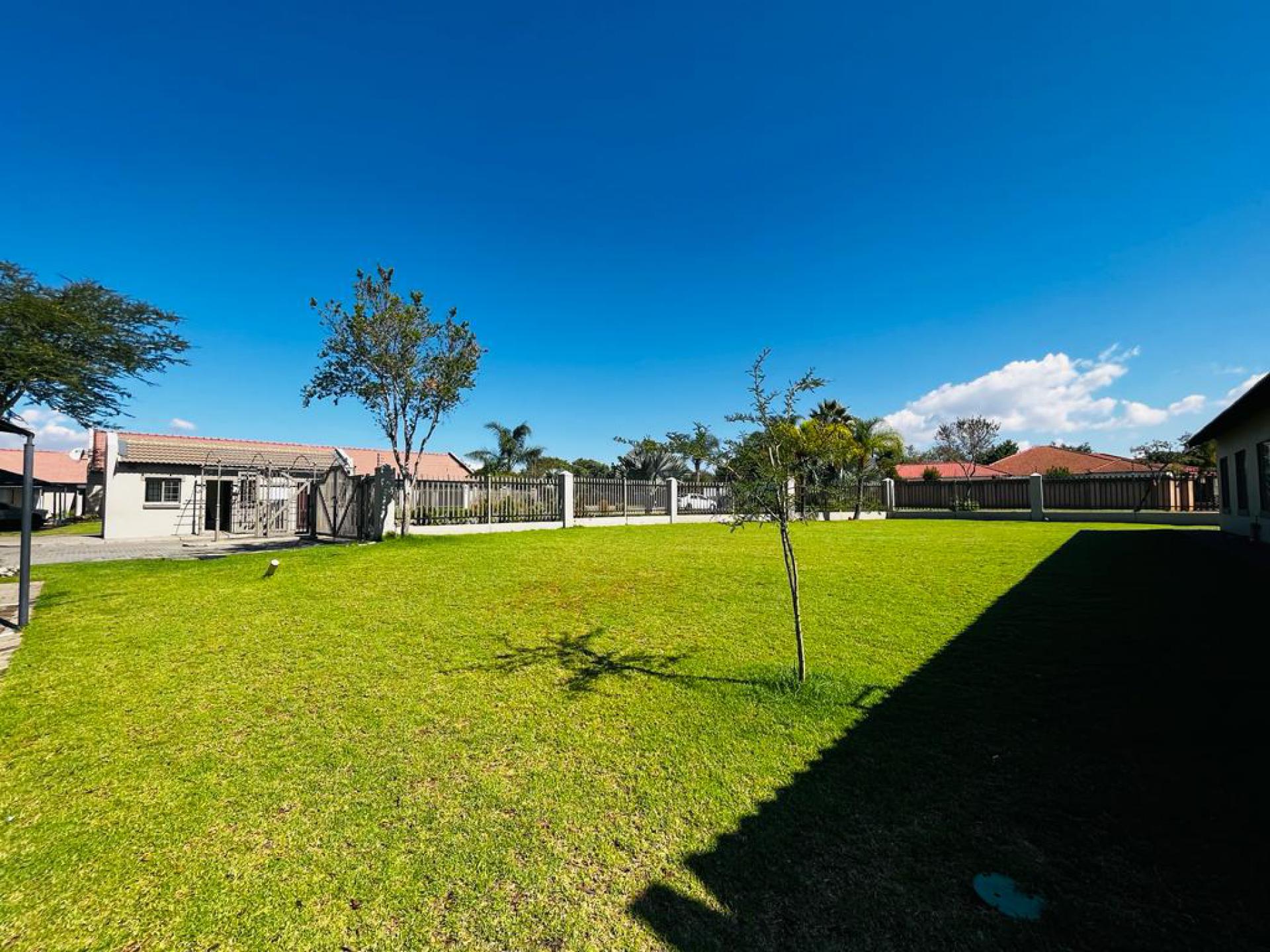  of property in Heatherview