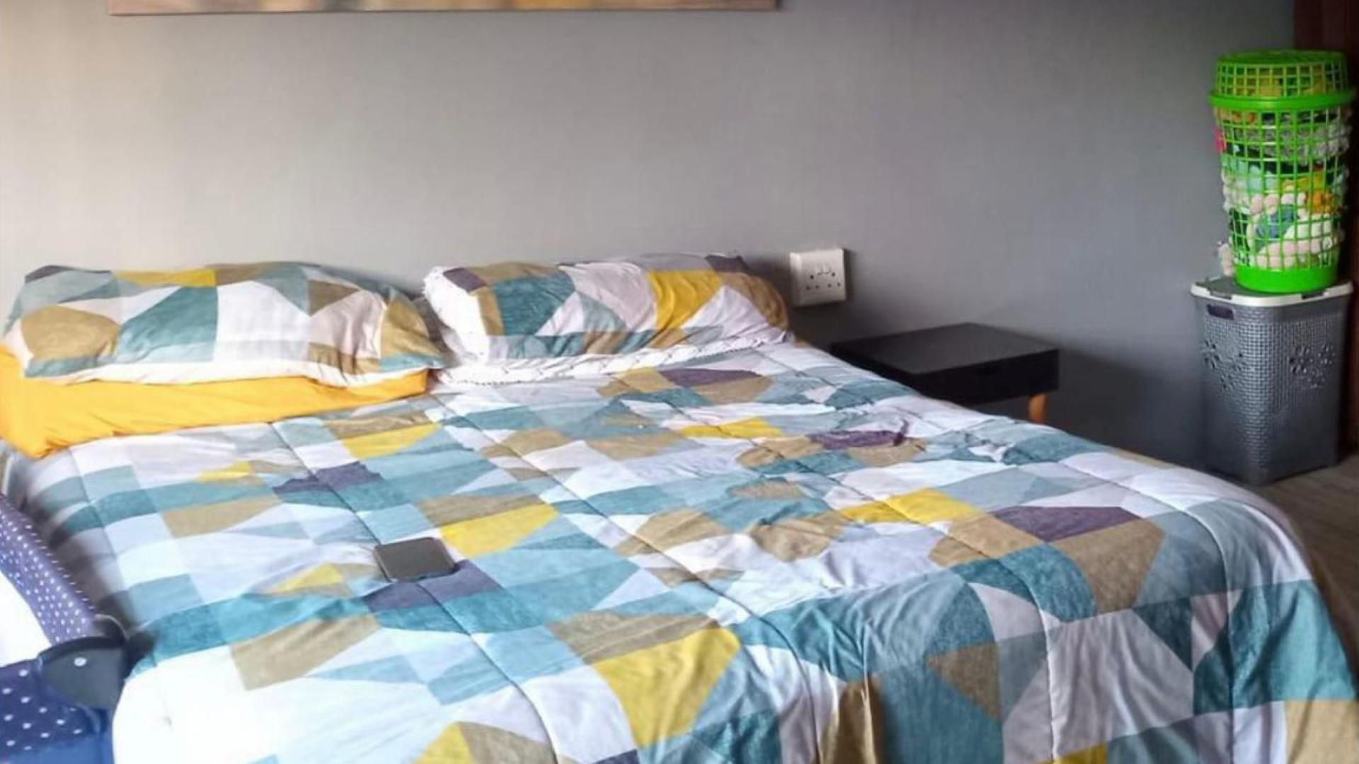 Bed Room 1 of property in Vryburg