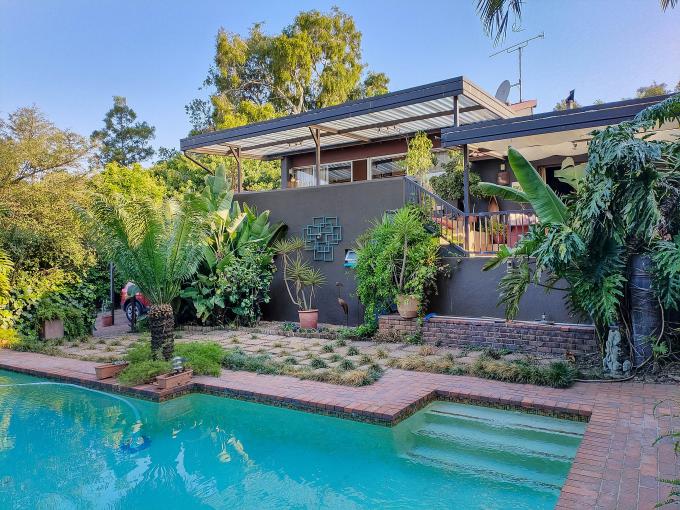 5 Bedroom House for Sale For Sale in Weltevreden Park - MR697510