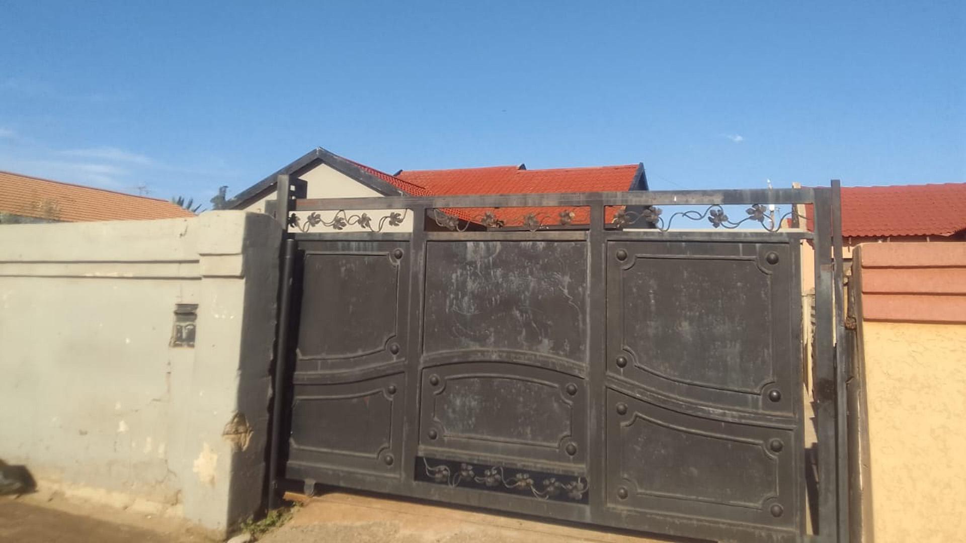 Front View of property in Sebokeng